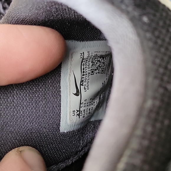 Shoes - Picture 2 of 3